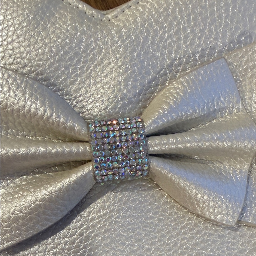 Elegant Cream Heart-Shaped Jewelry Box - Picture 4 of 12